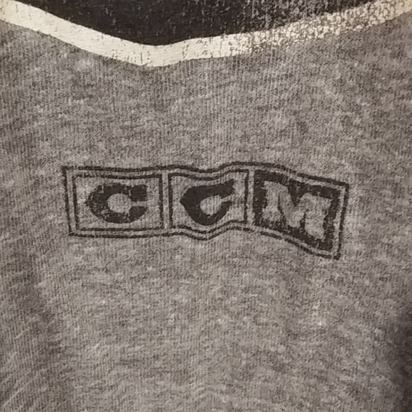 NHL CCM New Jersey Devils Distressed large T shirt - Picture 7 of 8